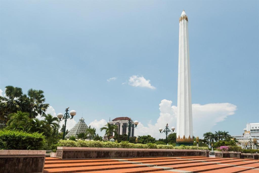 New Grand Park Hotel Surabaya Eksteriør billede