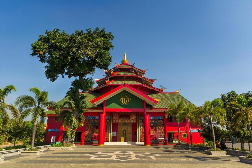 New Grand Park Hotel Surabaya Eksteriør billede