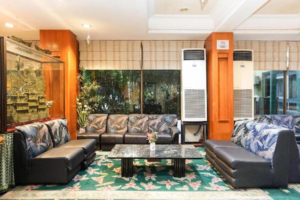 New Grand Park Hotel Surabaya Eksteriør billede
