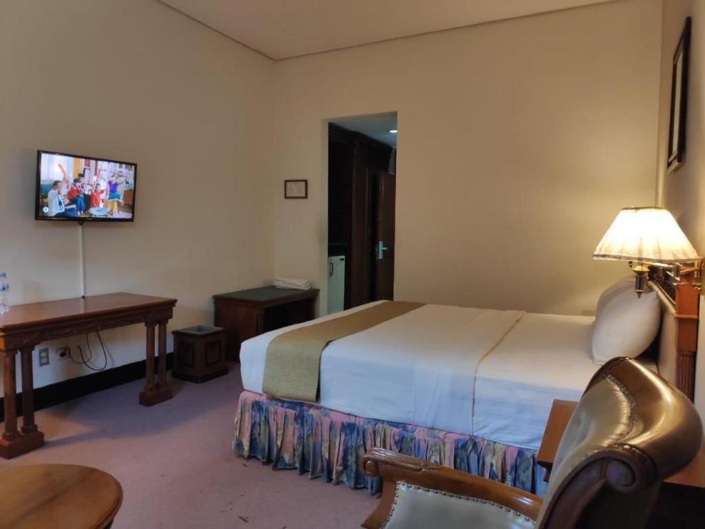 New Grand Park Hotel Surabaya Eksteriør billede