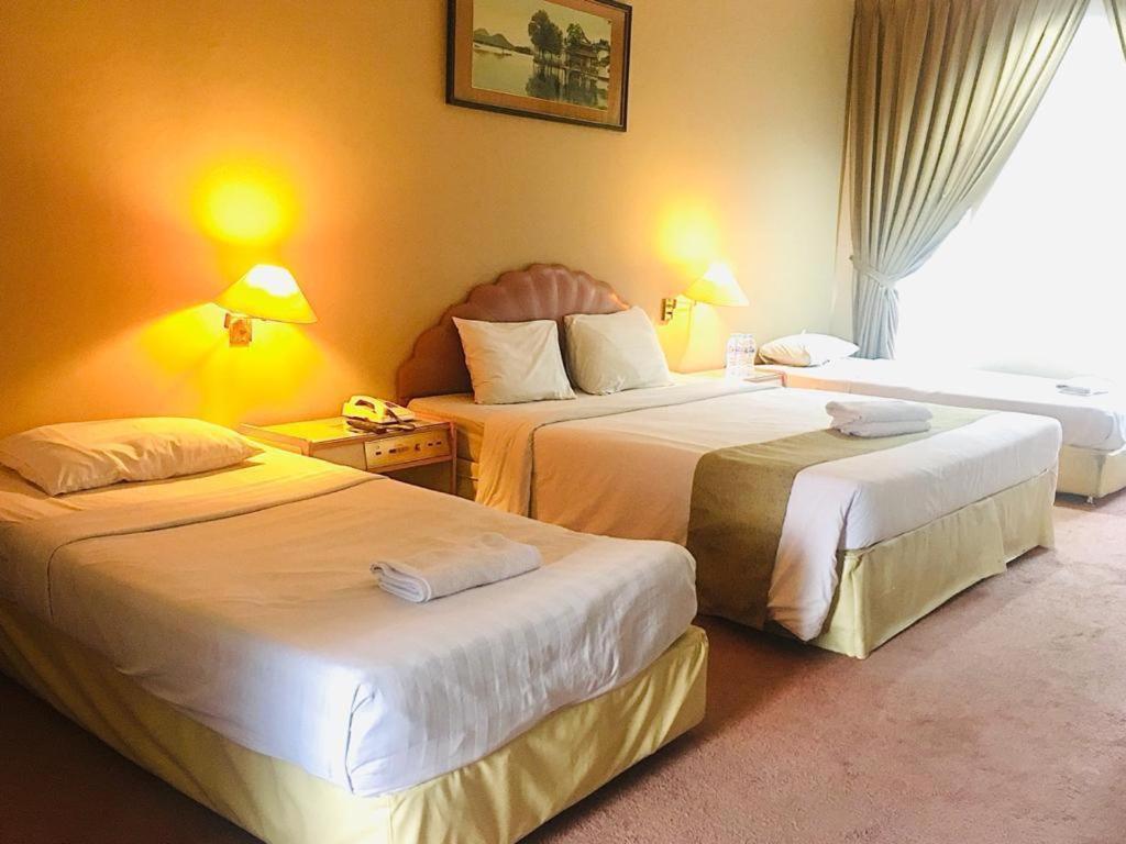 New Grand Park Hotel Surabaya Eksteriør billede