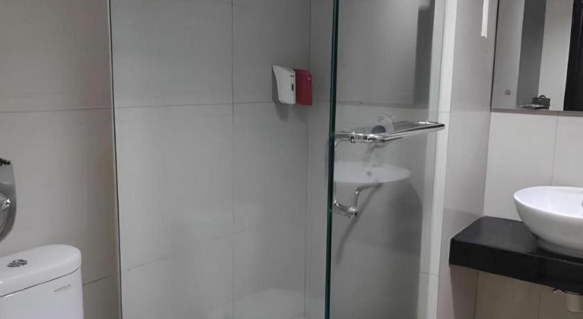 New Grand Park Hotel Surabaya Eksteriør billede