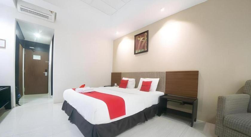 New Grand Park Hotel Surabaya Eksteriør billede