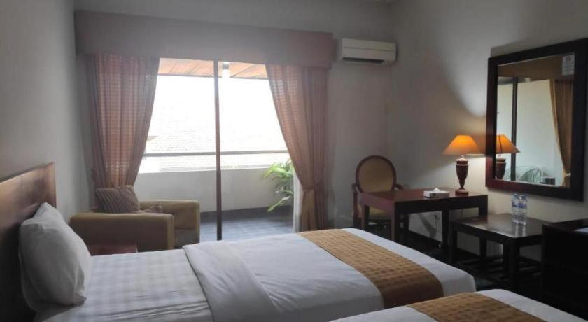 New Grand Park Hotel Surabaya Eksteriør billede
