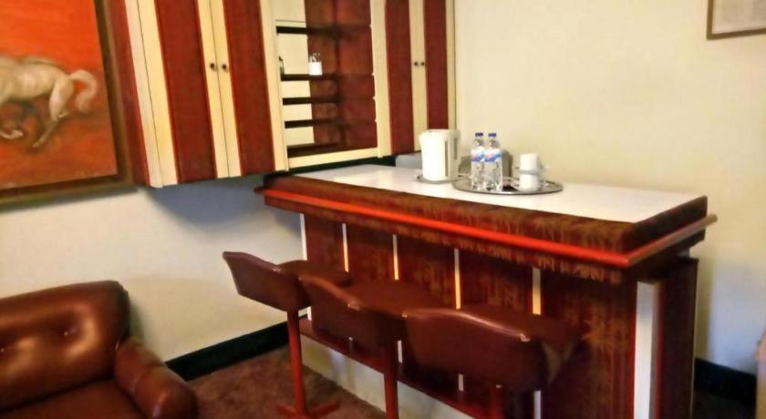 New Grand Park Hotel Surabaya Eksteriør billede