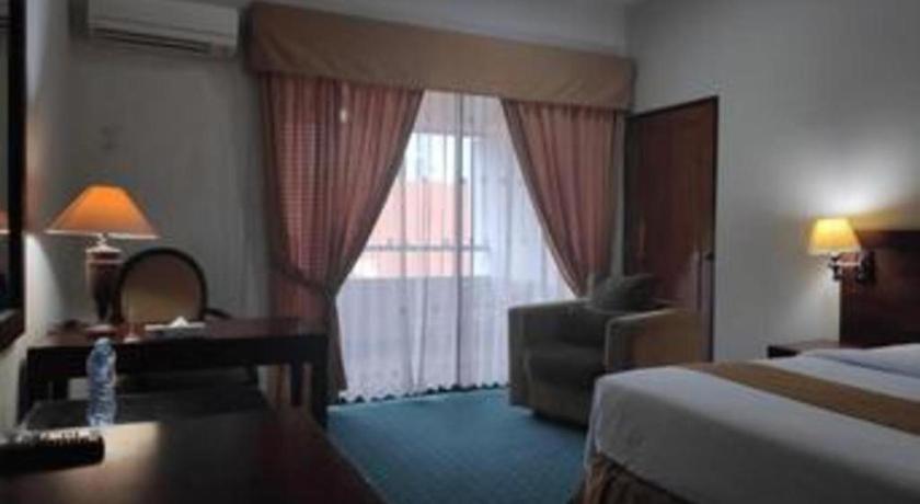 New Grand Park Hotel Surabaya Eksteriør billede