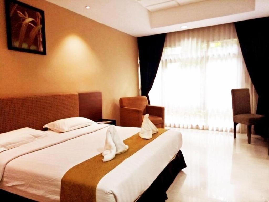 New Grand Park Hotel Surabaya Eksteriør billede