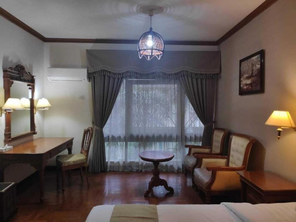 New Grand Park Hotel Surabaya Eksteriør billede